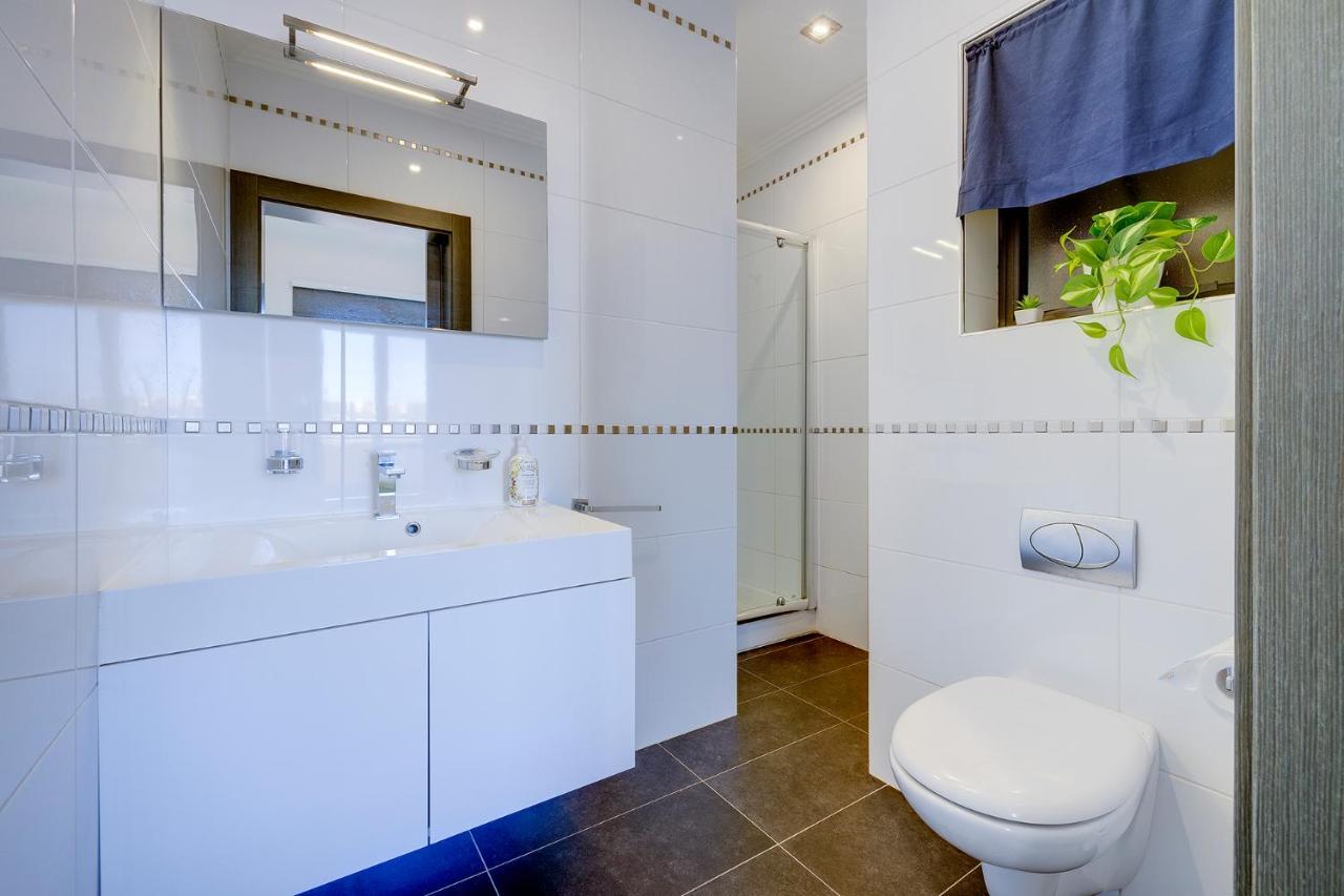סליאמה Perfect Location Idyllic 2Br Apartment מראה חיצוני תמונה